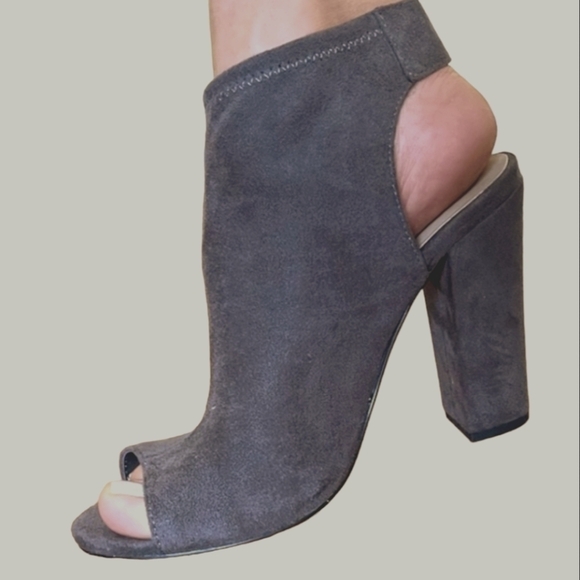 Aldo Suede Peep Toe Bootie Size 11 Gray Open Back Ankle Wrap Chunky Heel Shoe - Picture 2 of 15